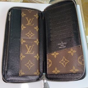 Authentic Louis Vuitton wallet
